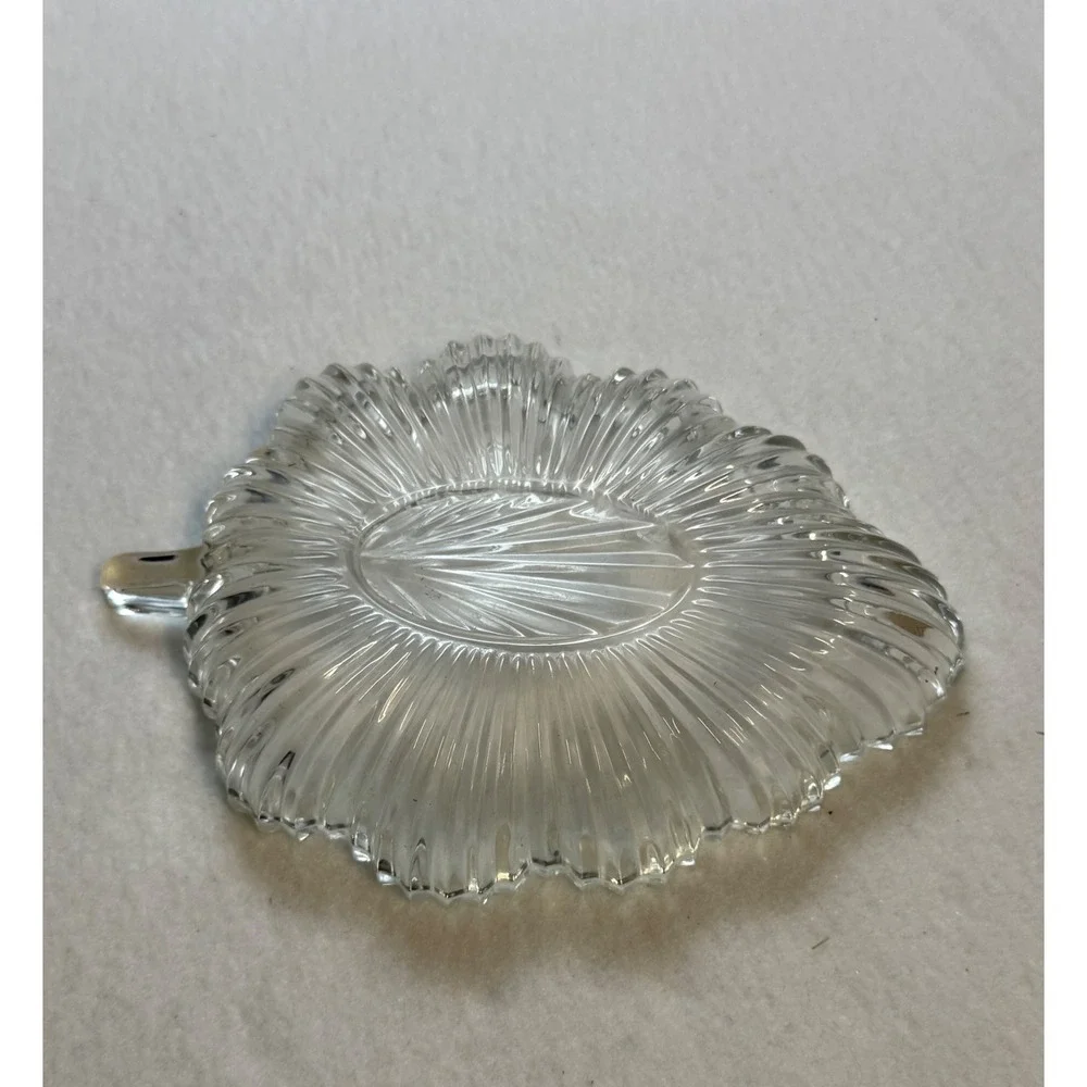 Glass leaf serving/trinket/jewlery tray